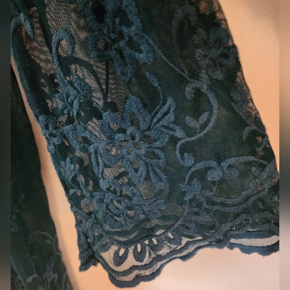 Beautiful turquoise/green embroidered lace tunic top - Picture 3 of 7